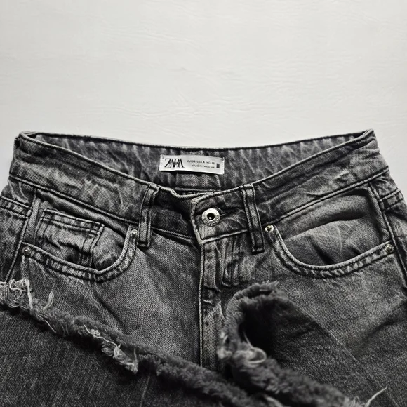 Zara Denim Wide Leg Jeans size 4 Frayed bottoms Grayish/black - Picture 4 of 8